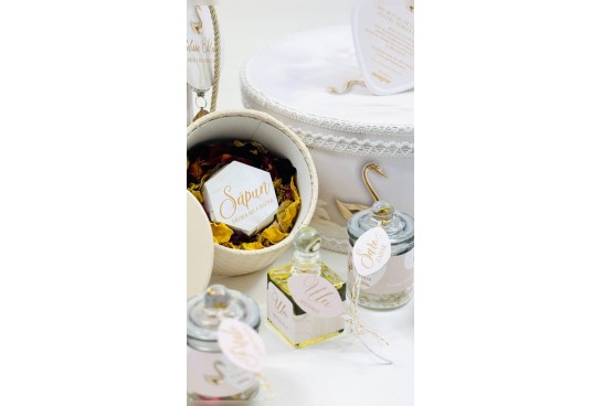 PRIMA BAITA CU NASII